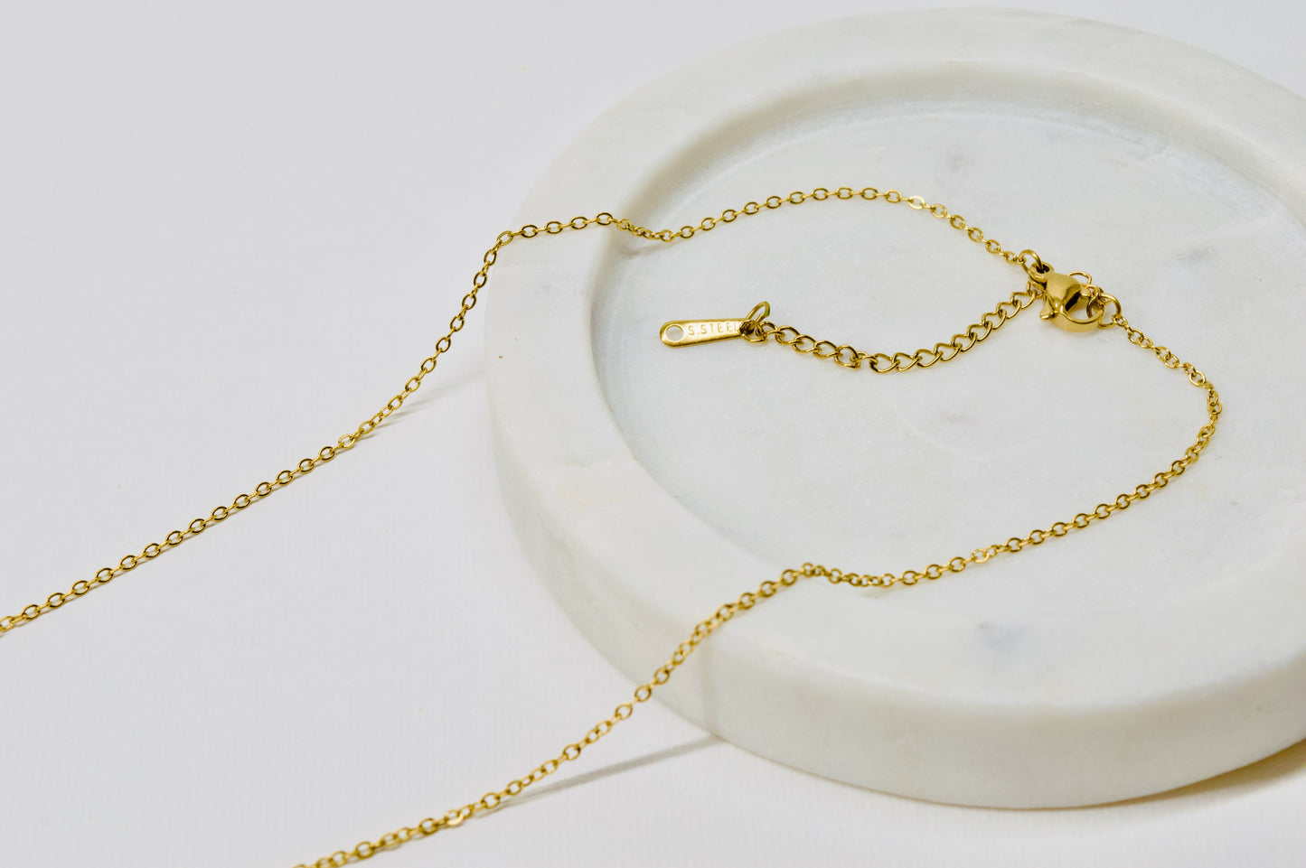 VICTORIA NECKLACE