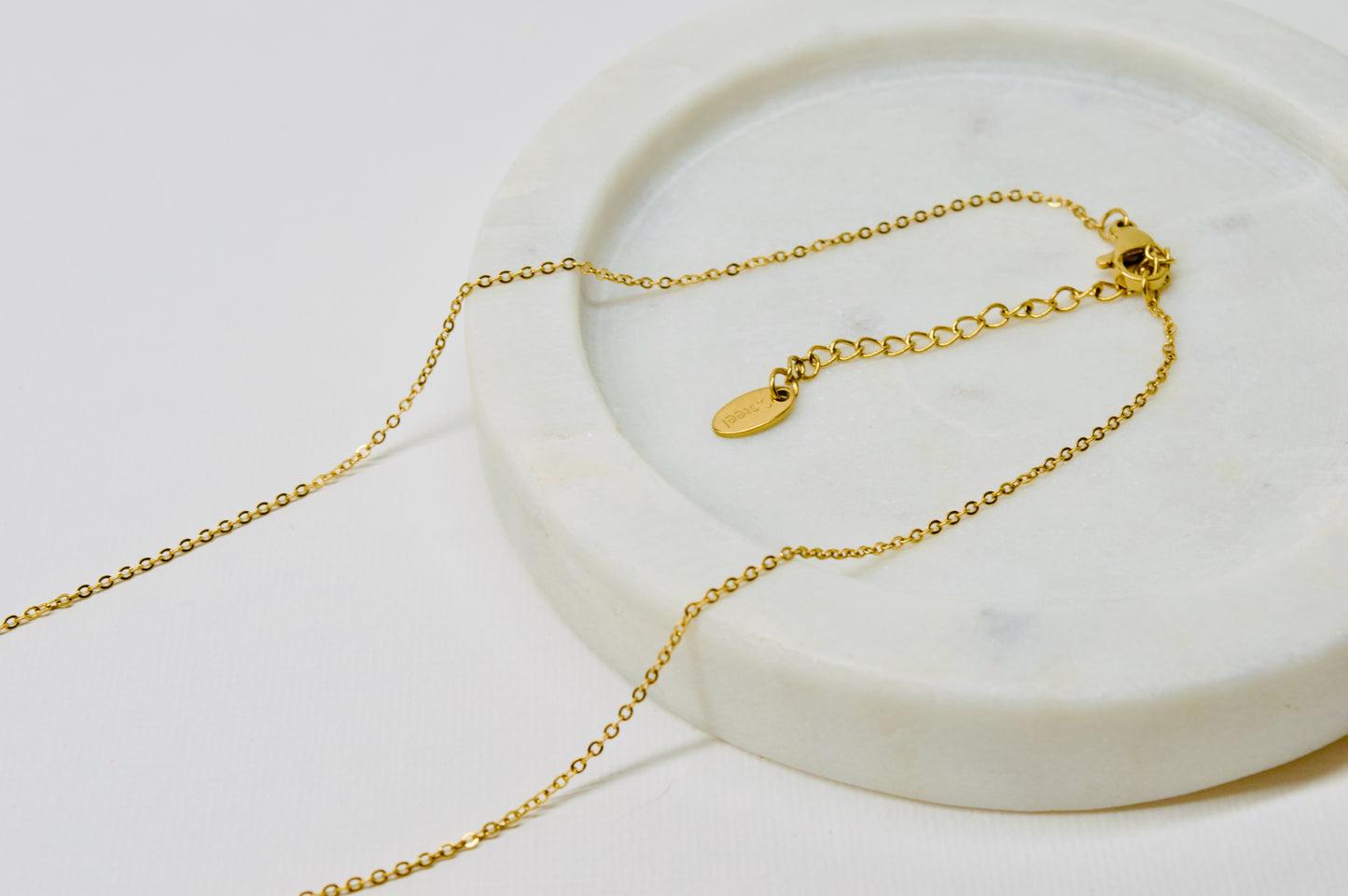 MIA NECKLACE