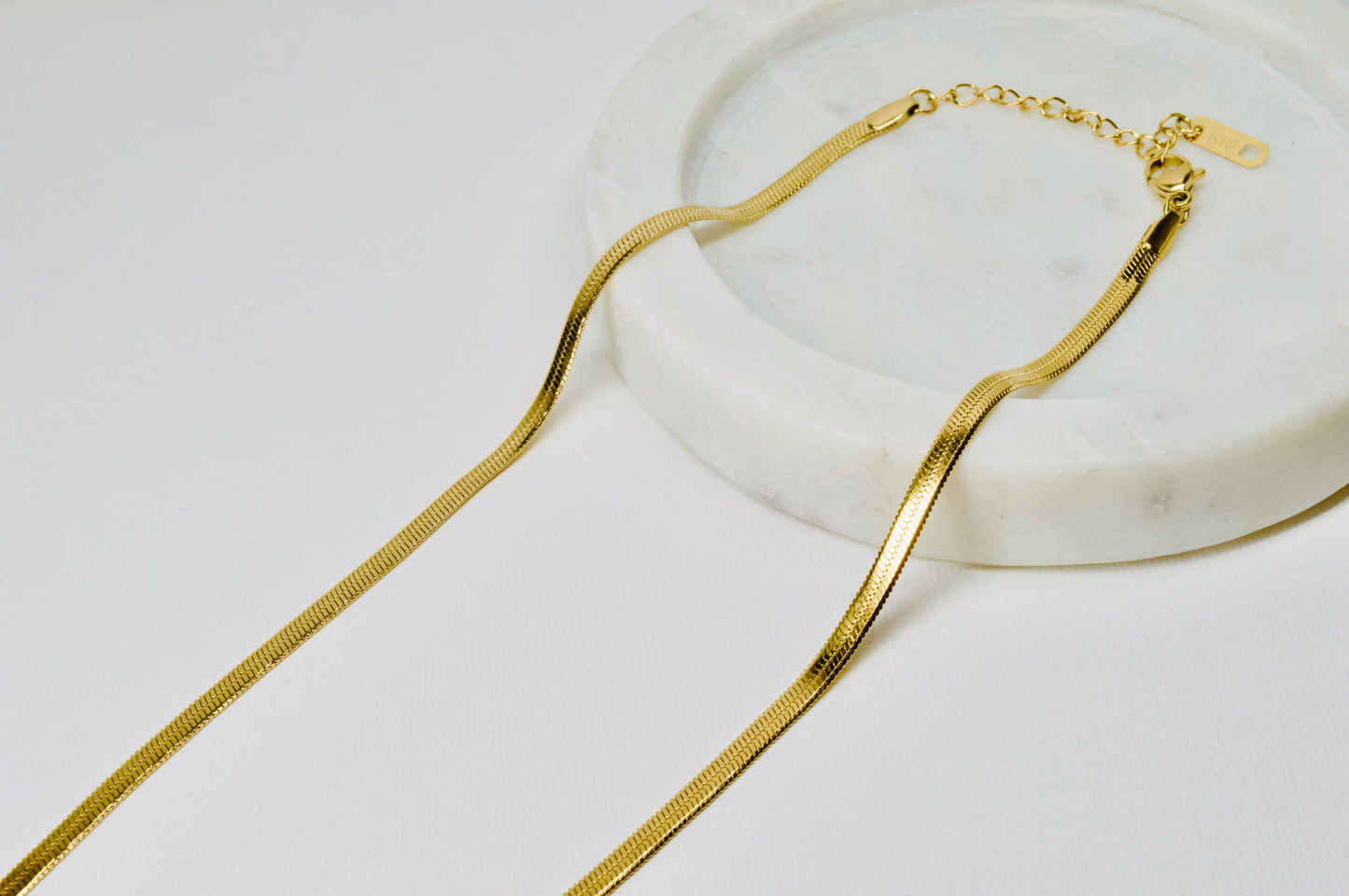 SIMPLE SNAKE NECKLACE