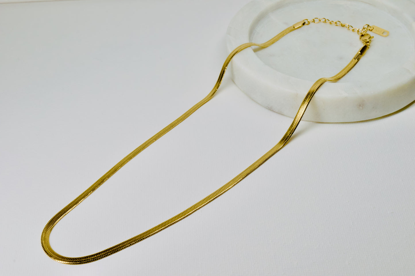SIMPLE SNAKE NECKLACE