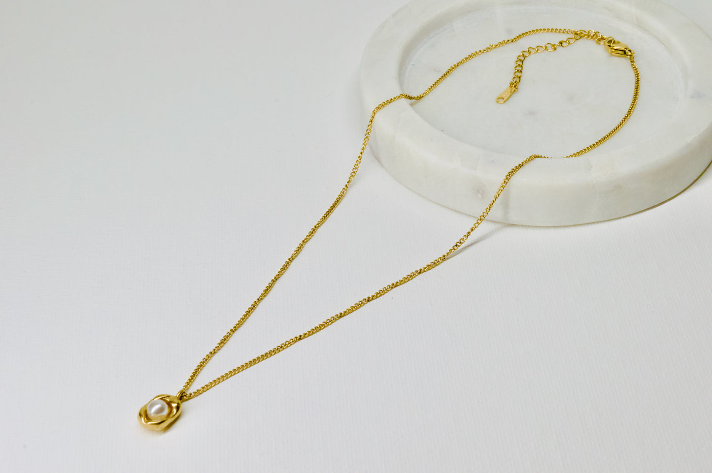 SIA NECKLACE