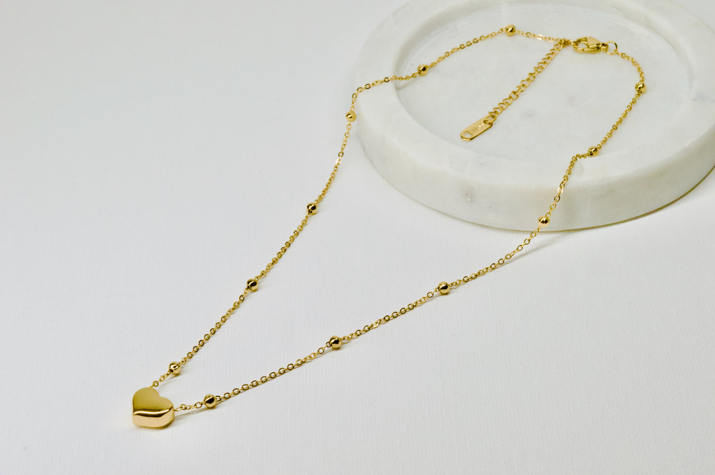 MORA NECKLACE