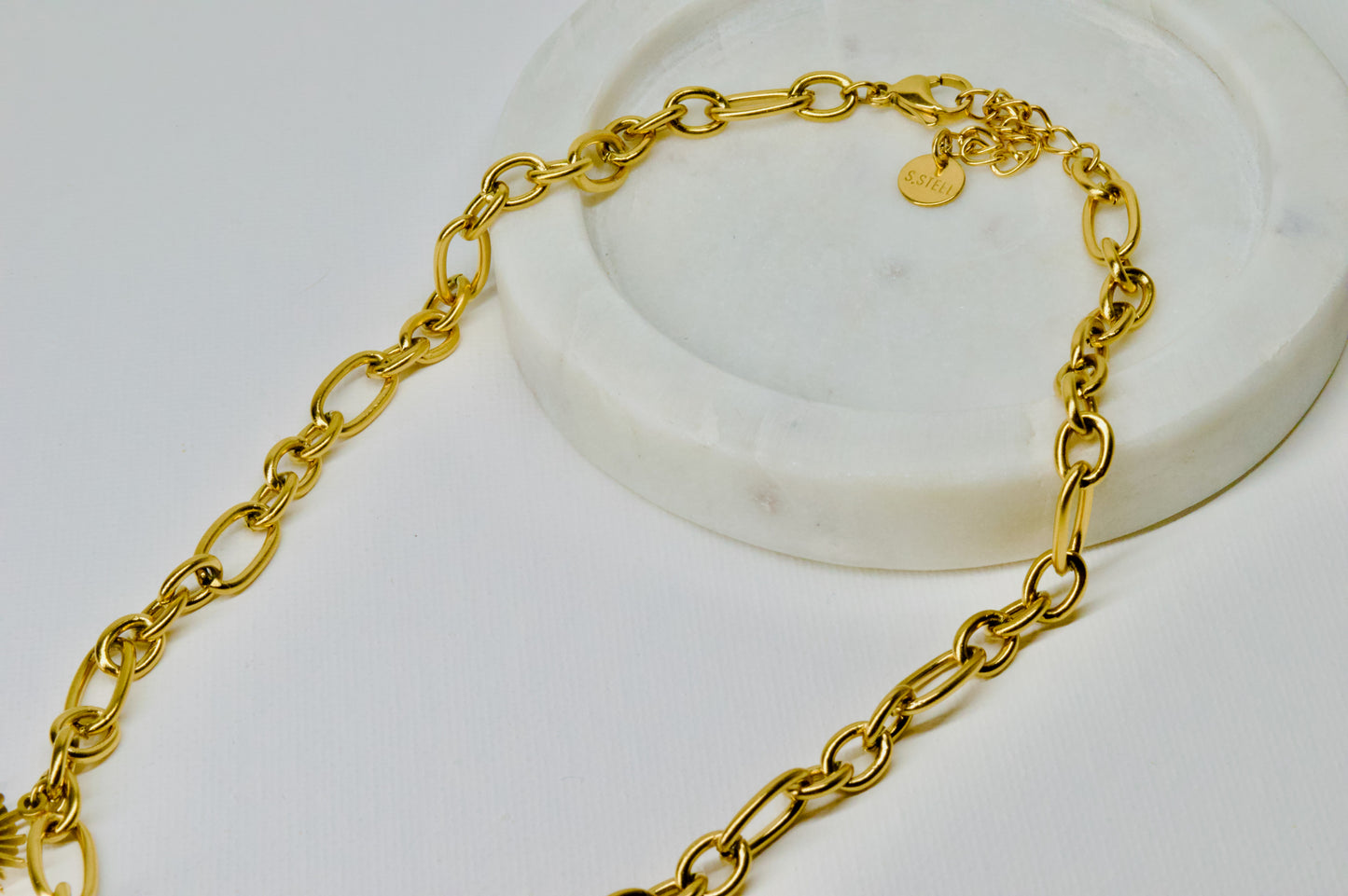 MARY NECKLACE