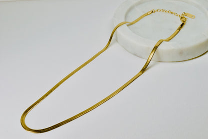 SIMPLE SNAKE NECKLACE