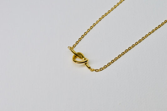 KNOT  LOVE NECKLACE